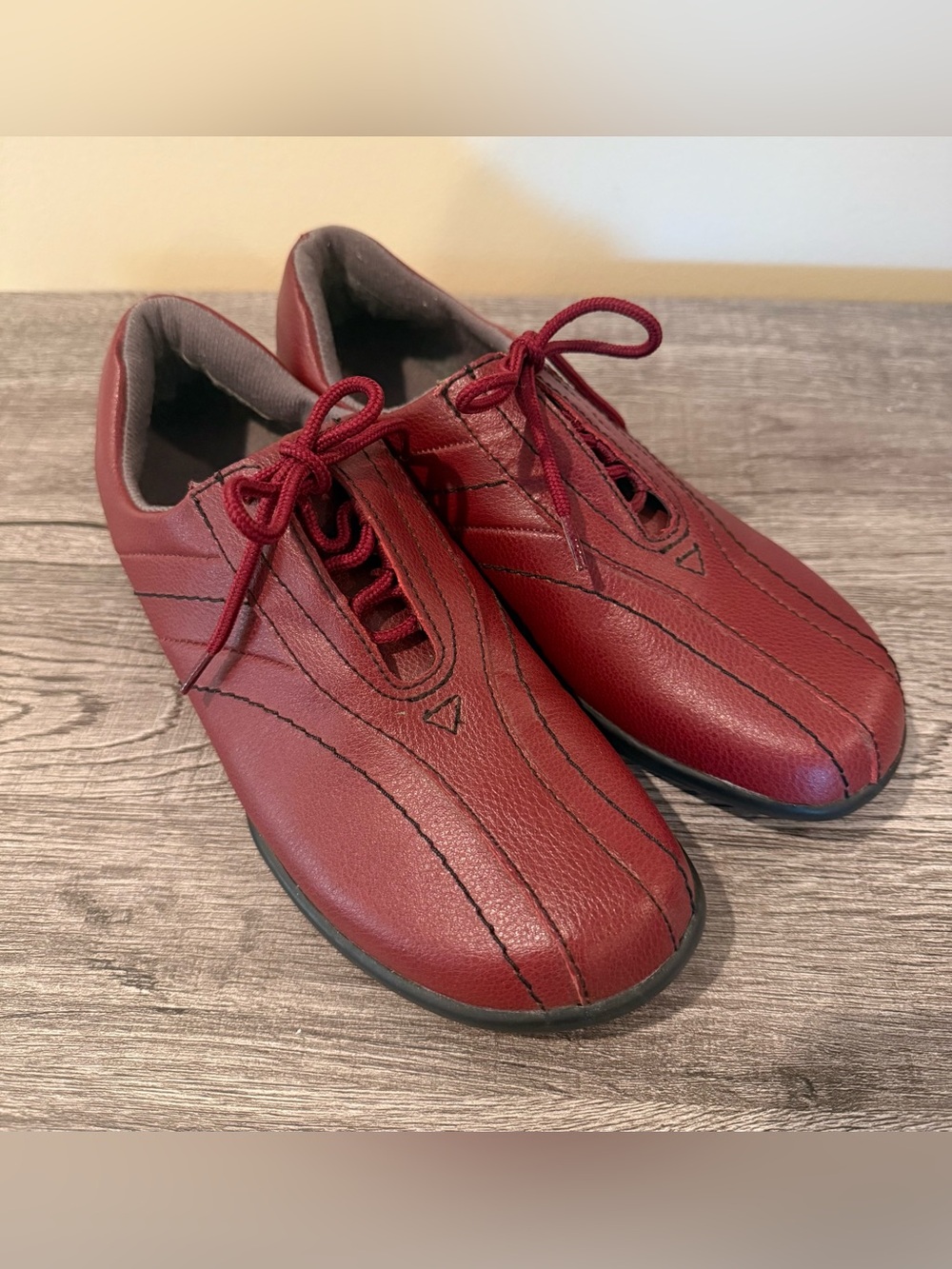 Women’s Red Genuine Leather Lace-Up Oxford Walking Shoes Size 8
